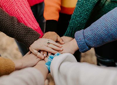 Hands over hands as strategic planning fosters consensus.